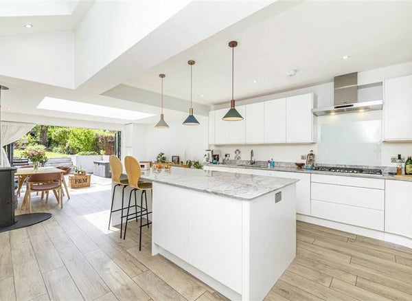 Flat Charlton Lane in London