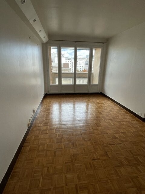Flat Rue de Charenton in Paris