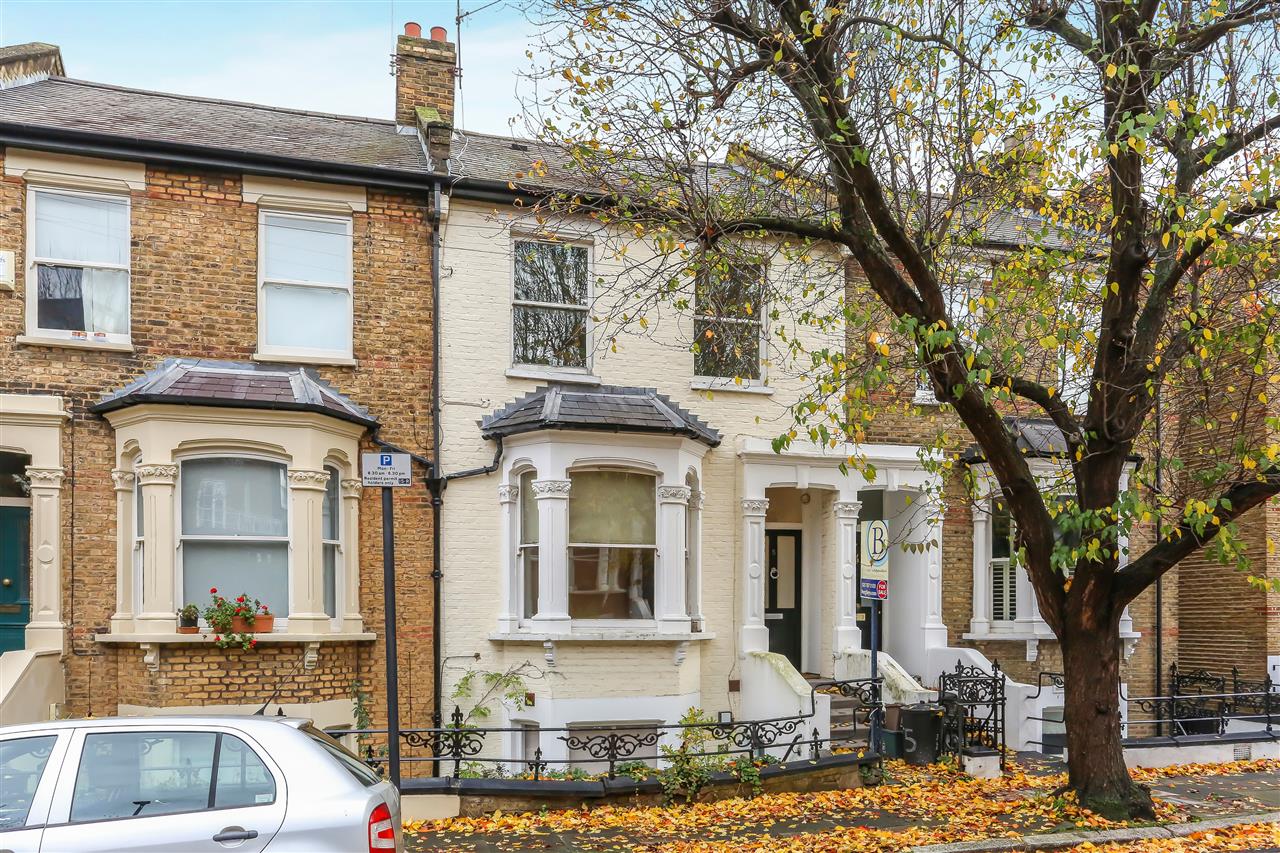 Flat Hugo Road in Greater London