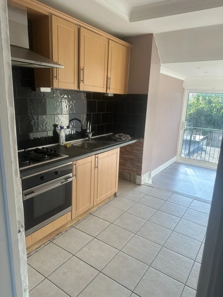 Flat Penge Road in Greater London