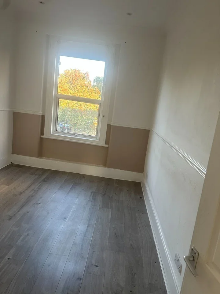 Flat Penge Road in Greater London