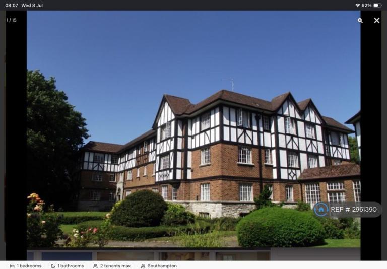 Flat Millbrook Road East in Southampton