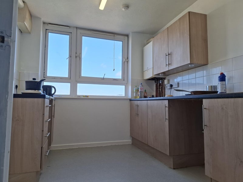 Room Dowman Close in Greater London