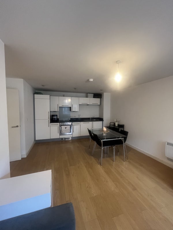Room Broadway in Salford