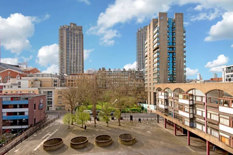 Flat Goswell Road in City of London
