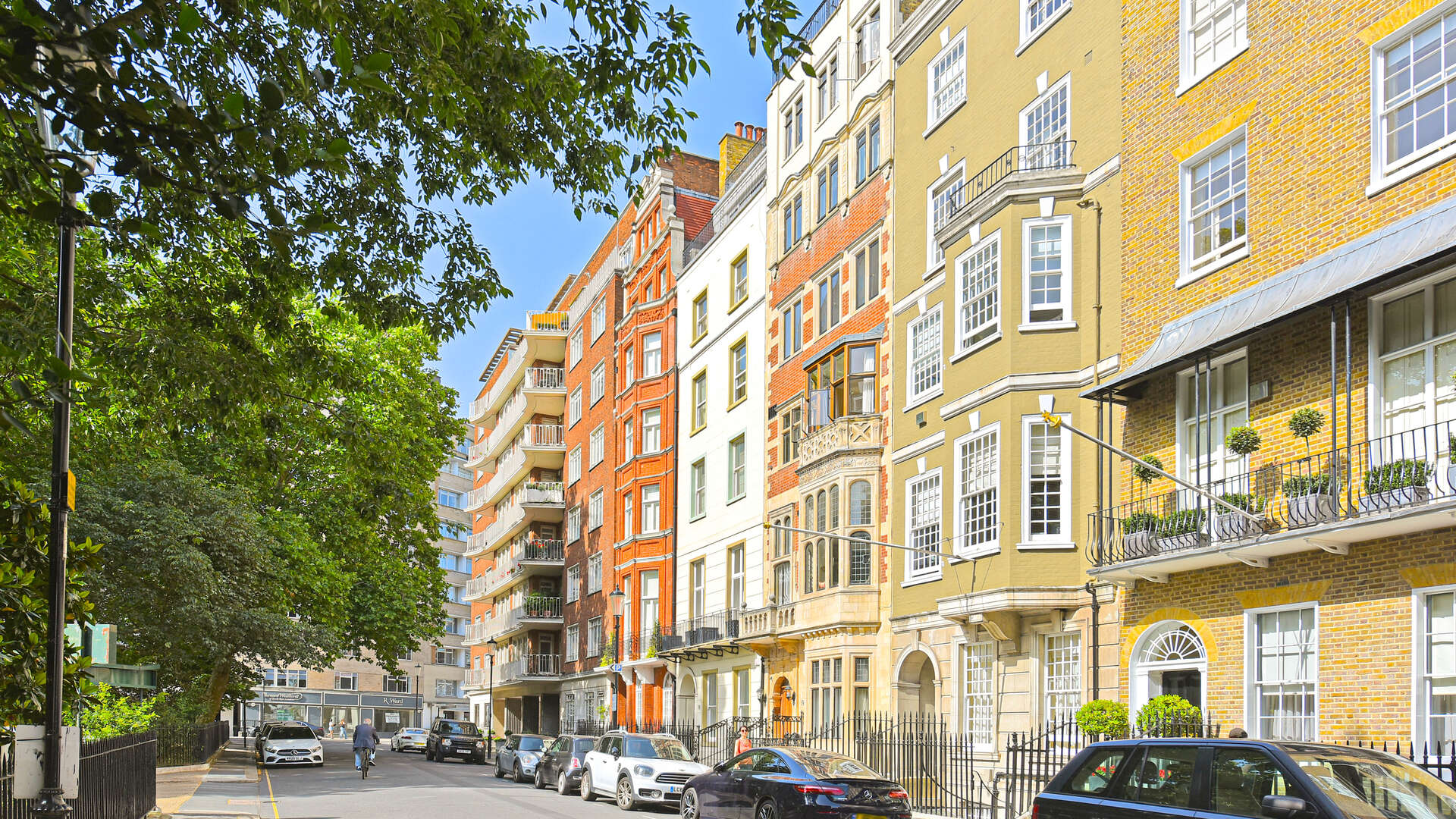 Flat Cadogan Place in Greater London