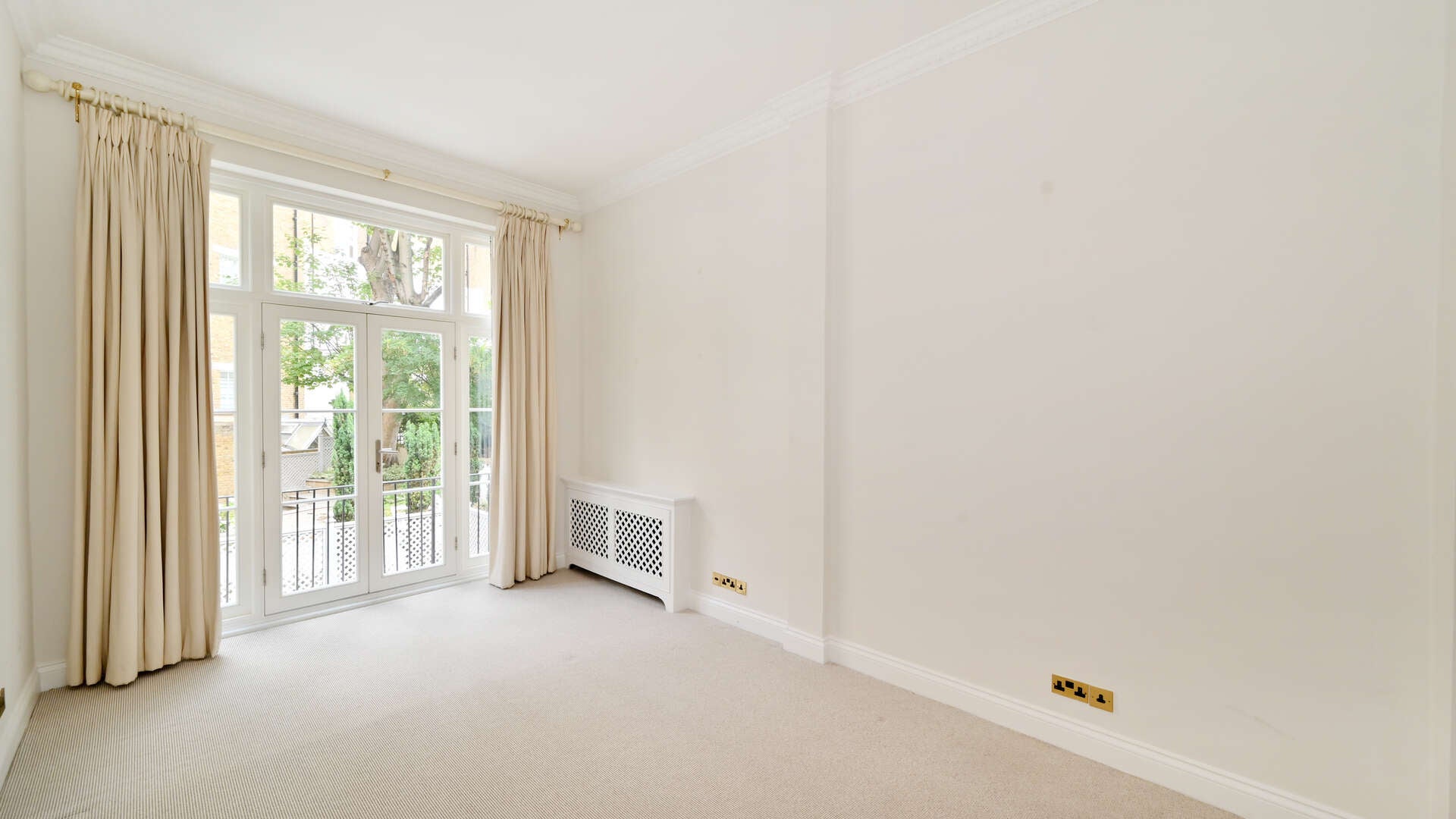 Flat Cadogan Place in Greater London