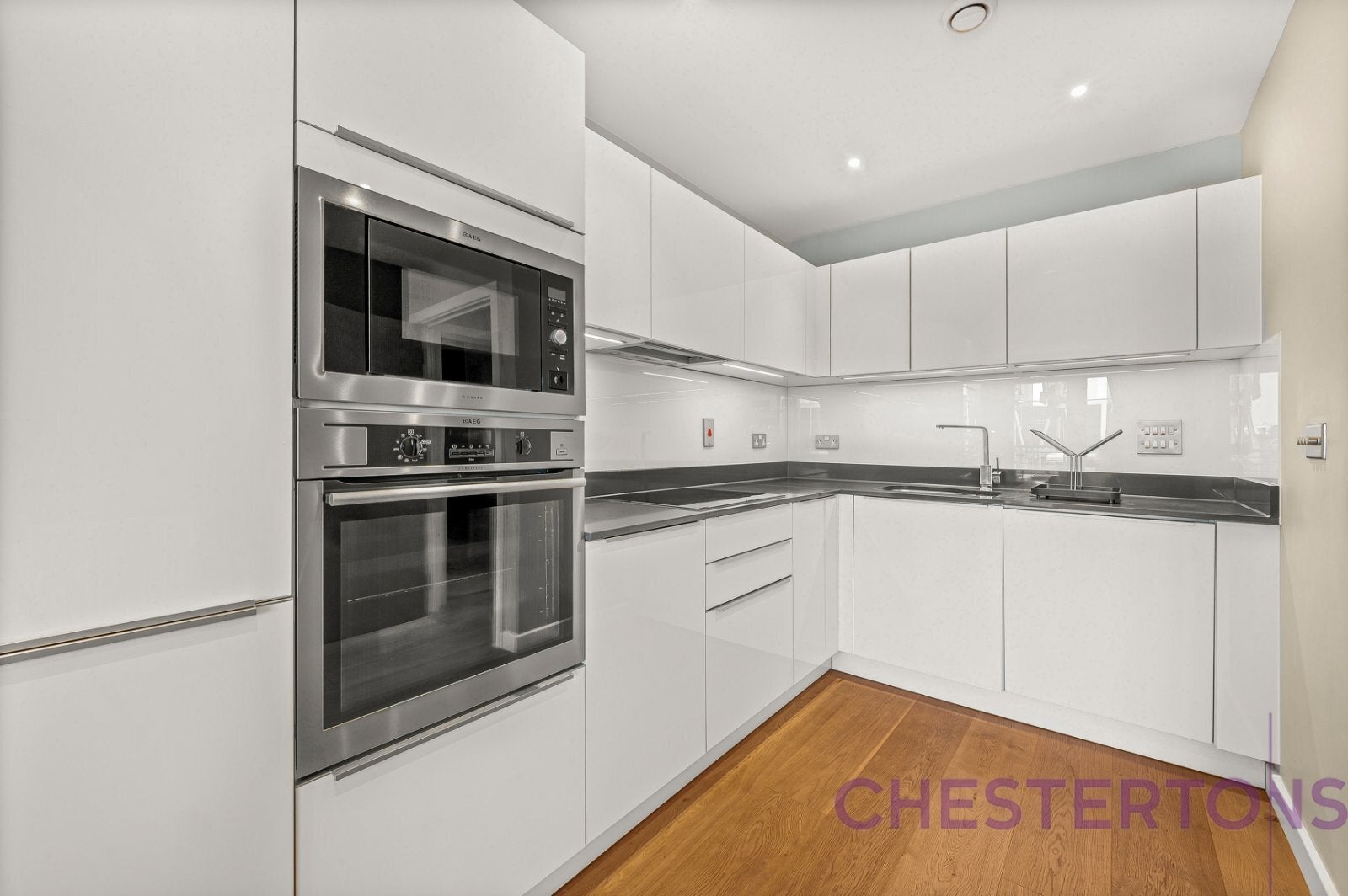 Flat Selsdon Way in Greater London