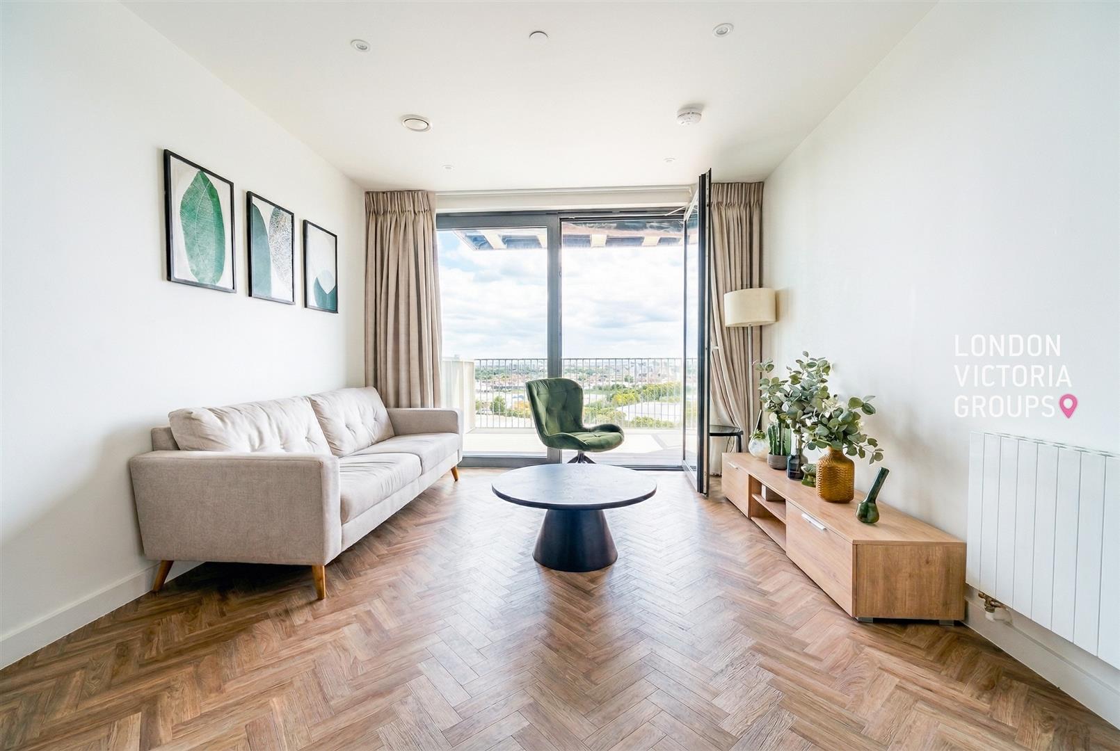 Flat Gillender Street in Greater London