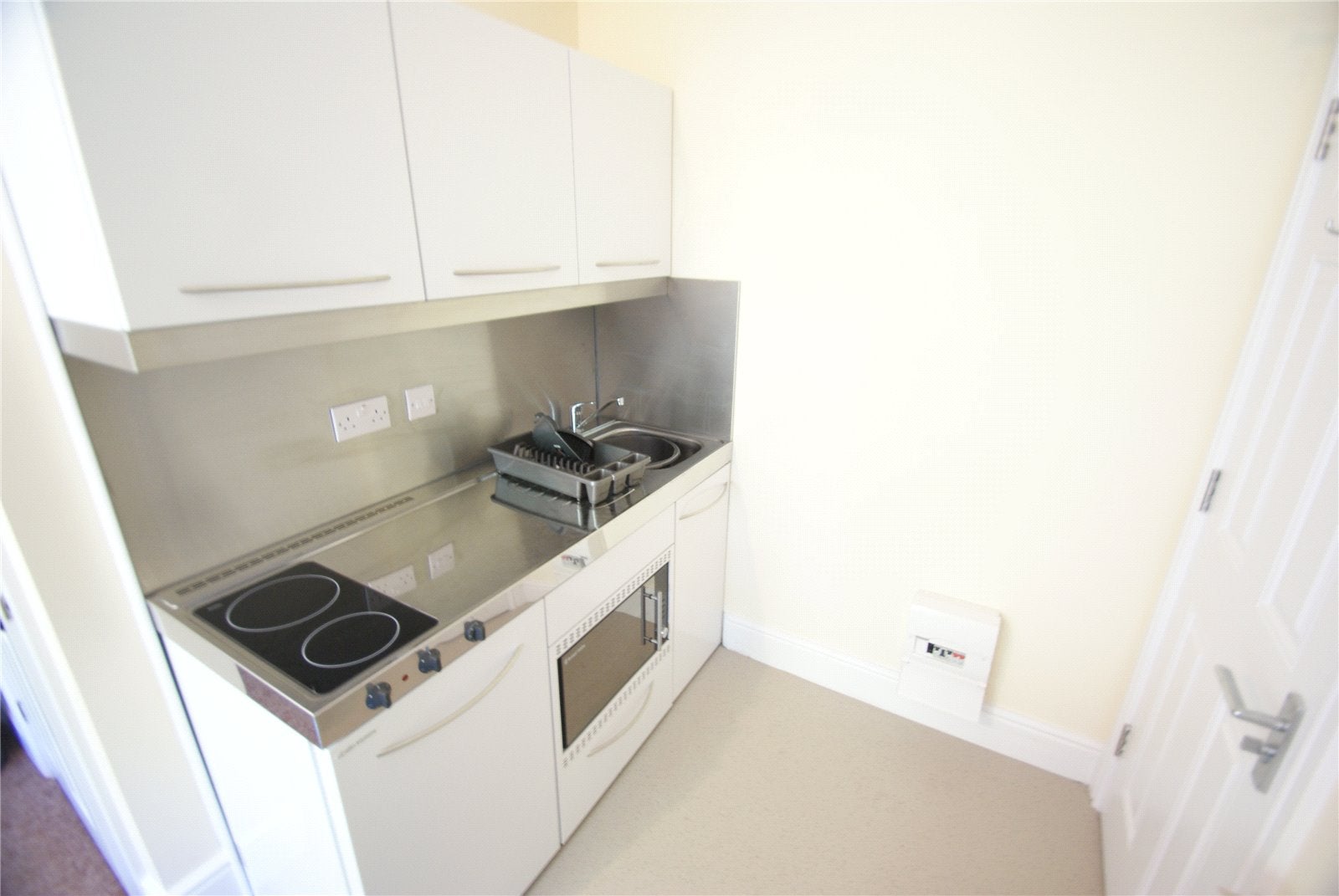 Room Elmdale Road in Bristol