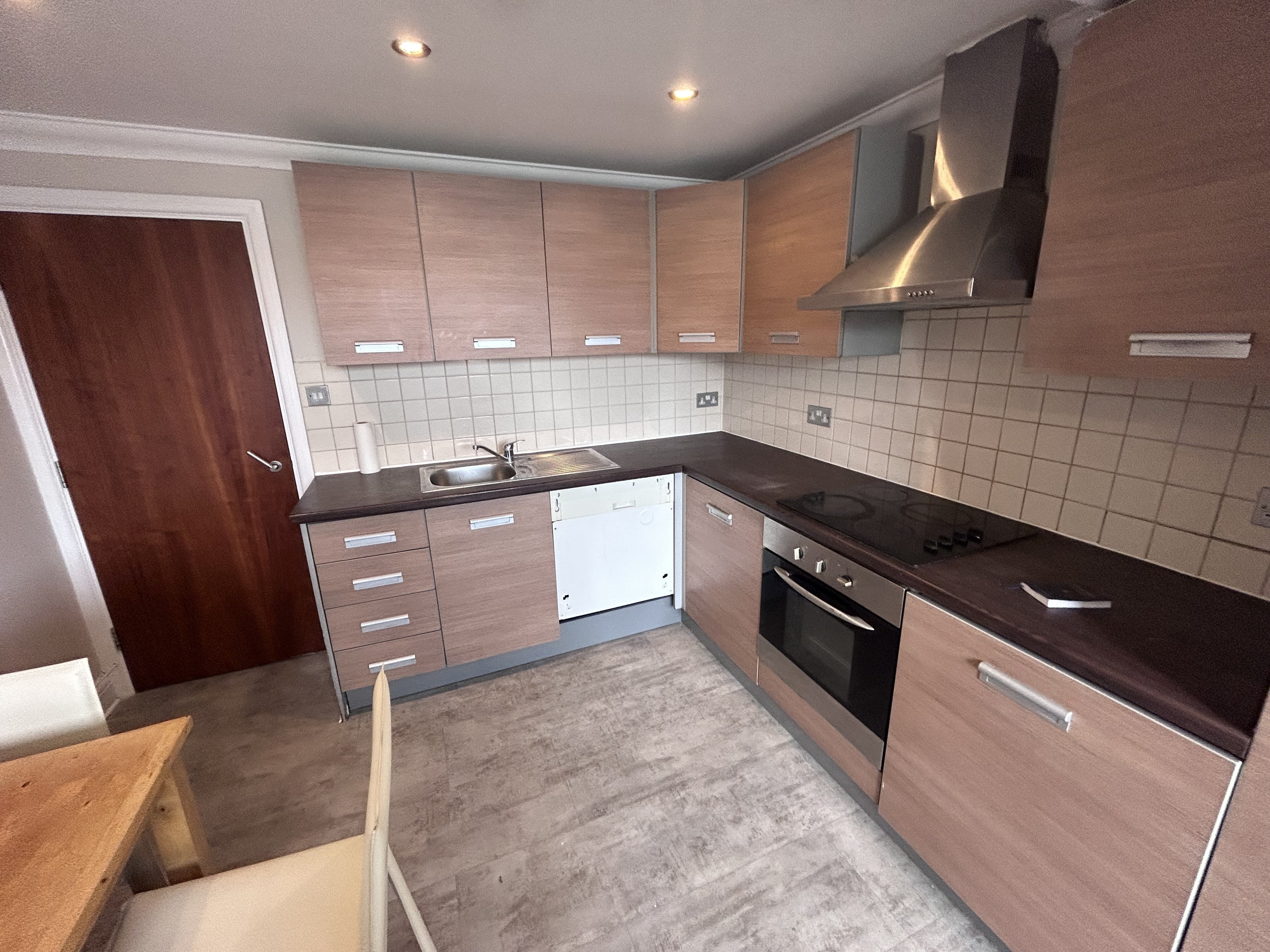 Flat Sheepcote Road in Greater London
