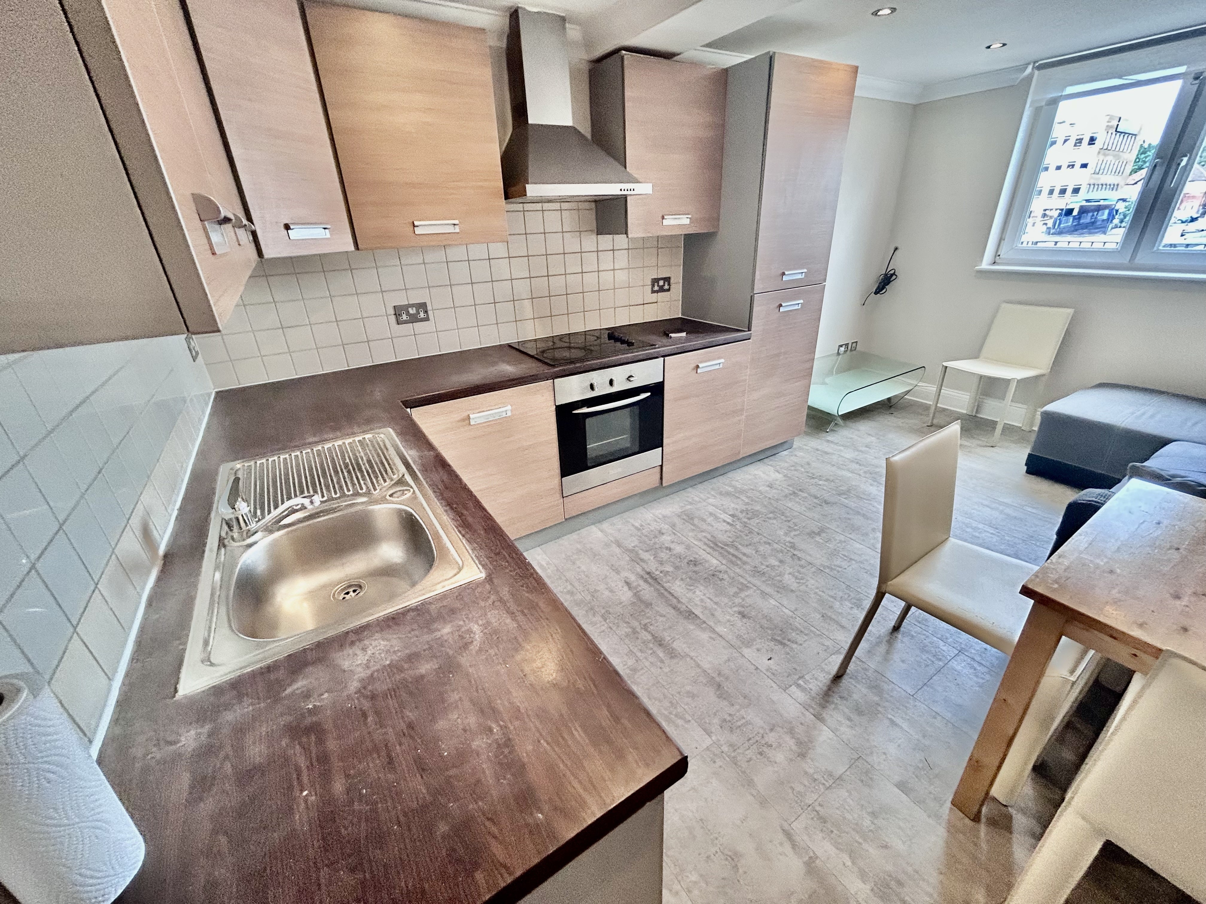 Flat Sheepcote Road in Greater London