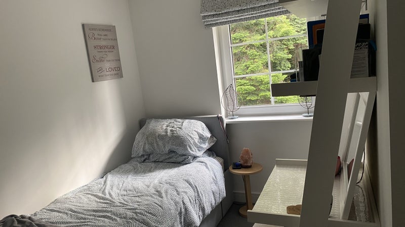 Room Bothwell Avenue in Haddington