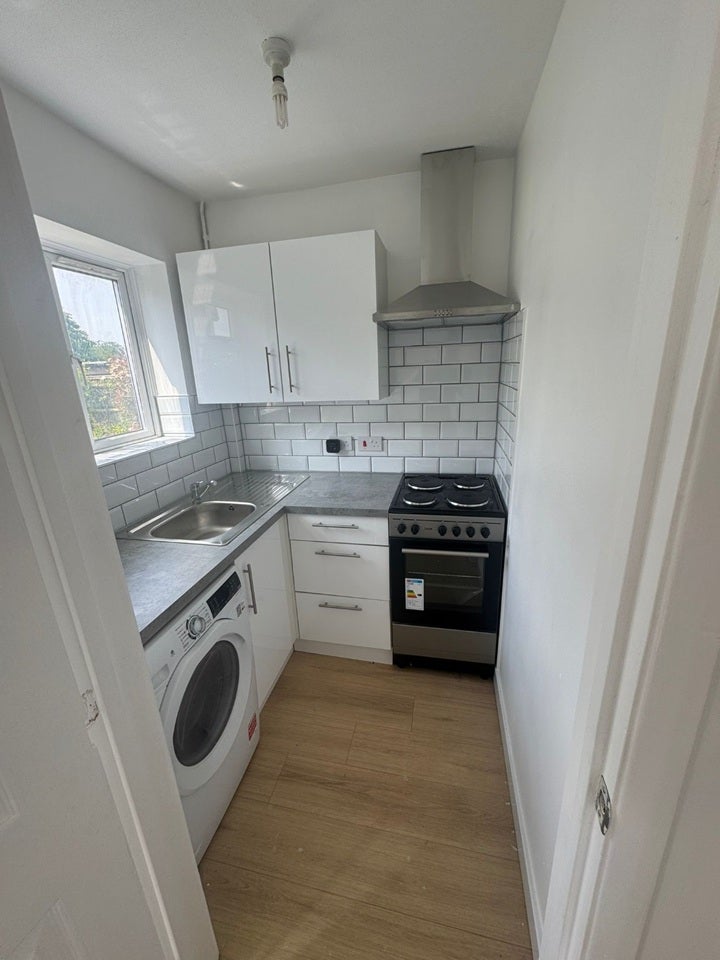 Flat Churchill Avenue in Aylesbury