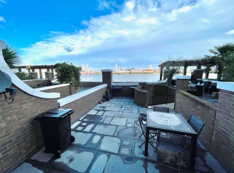 Room Mariners Mews in Greater London