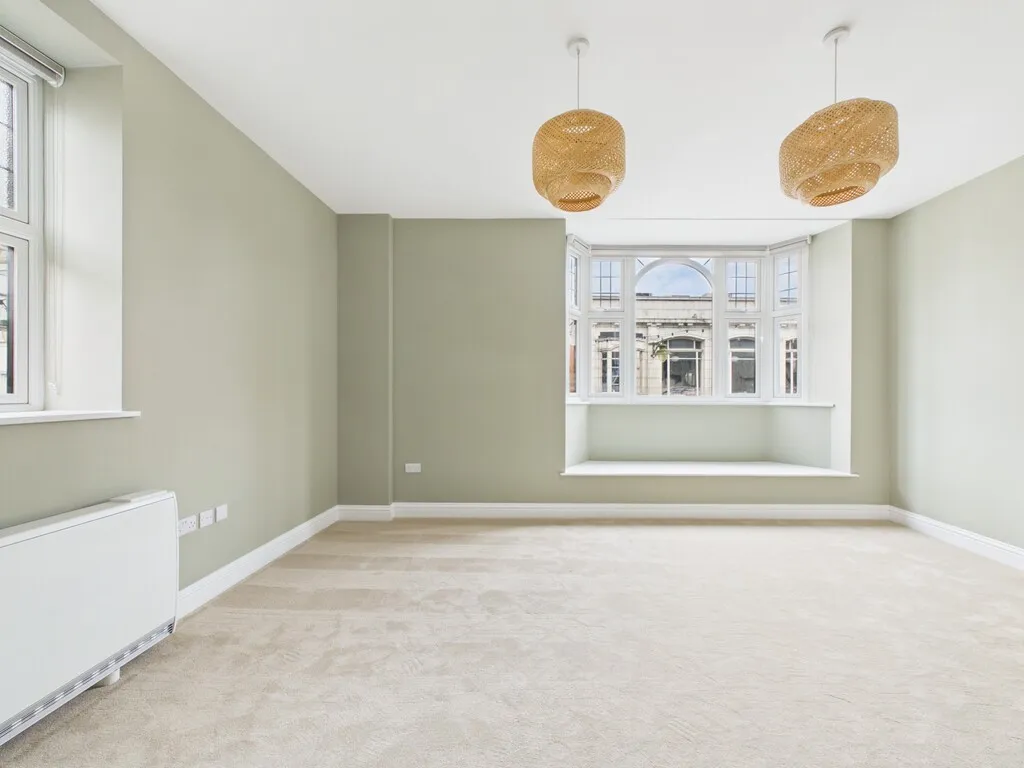 Flat Denne Road in Horsham
