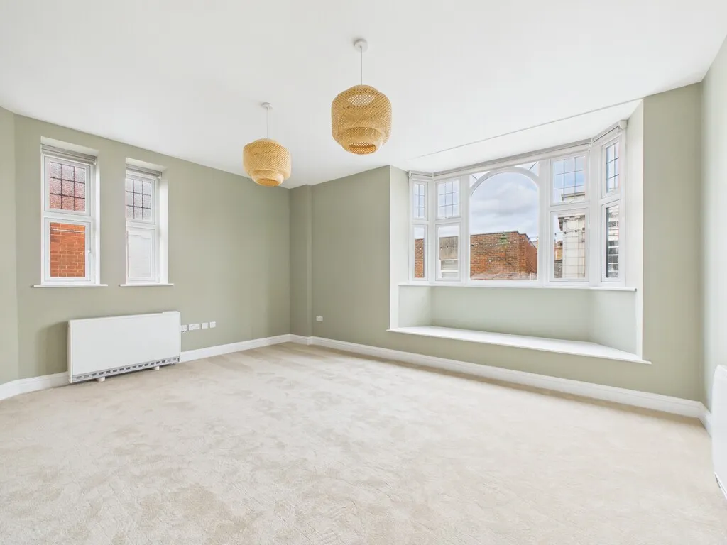Flat Denne Road in Horsham
