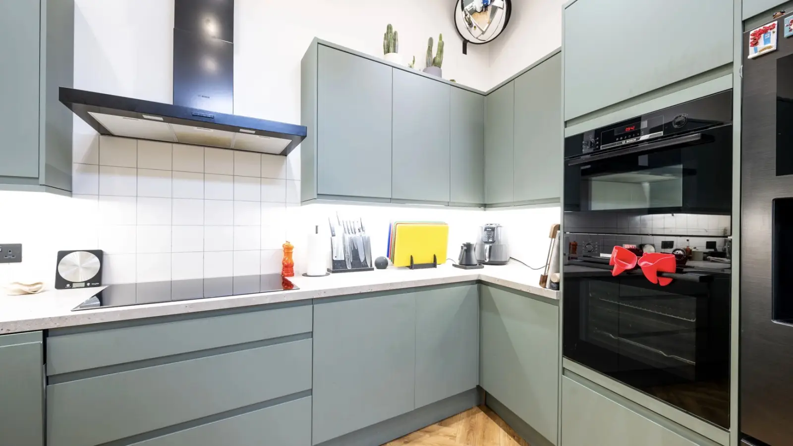 Flat Barlby Road in Greater London