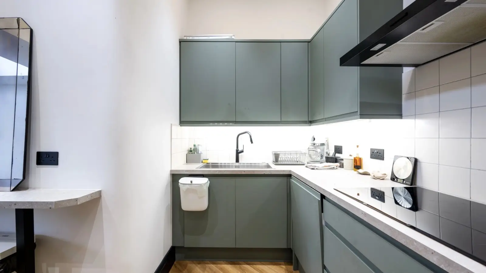Flat Barlby Road in Greater London