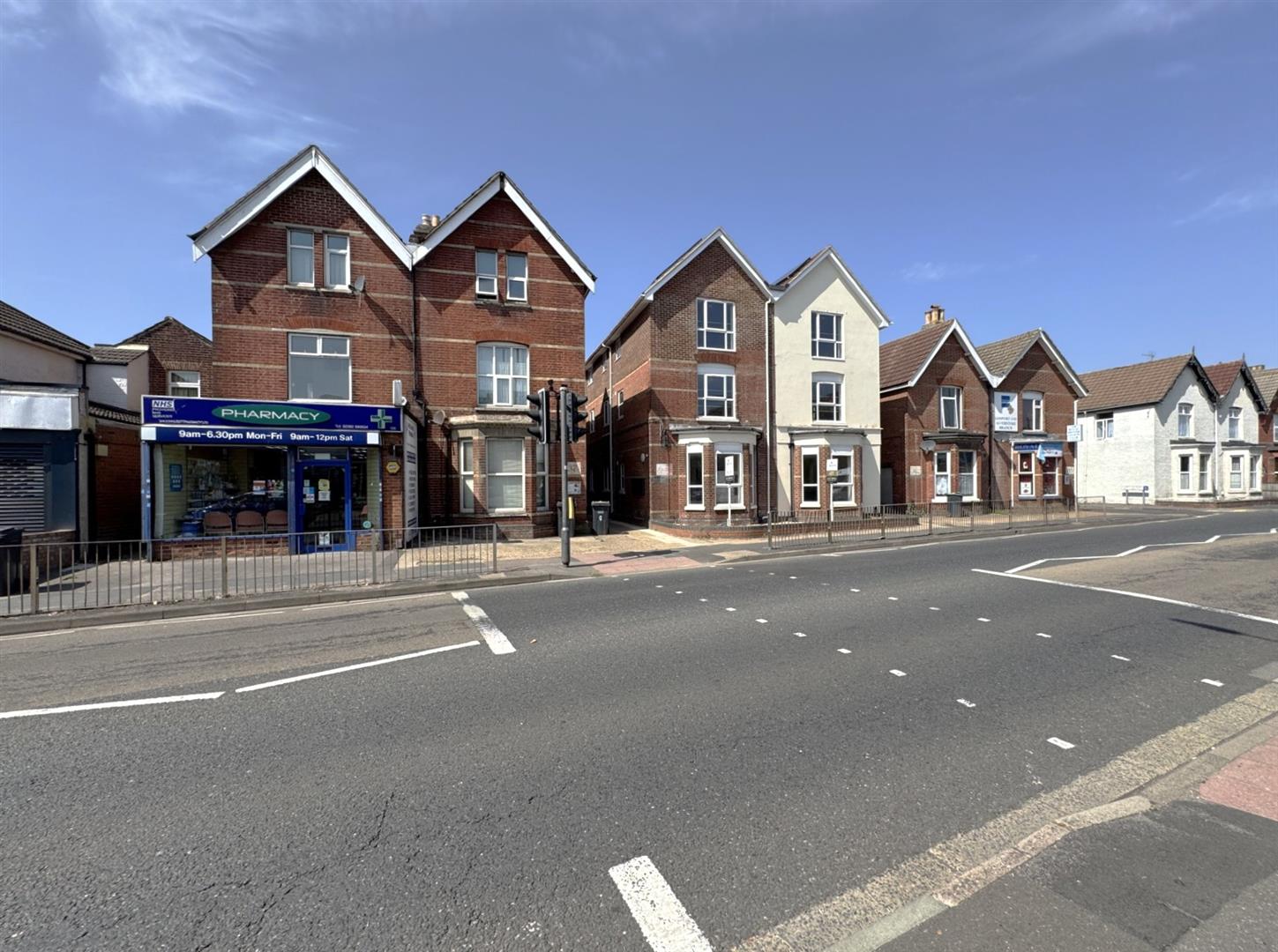 Flat Brockhurst Road in Gosport