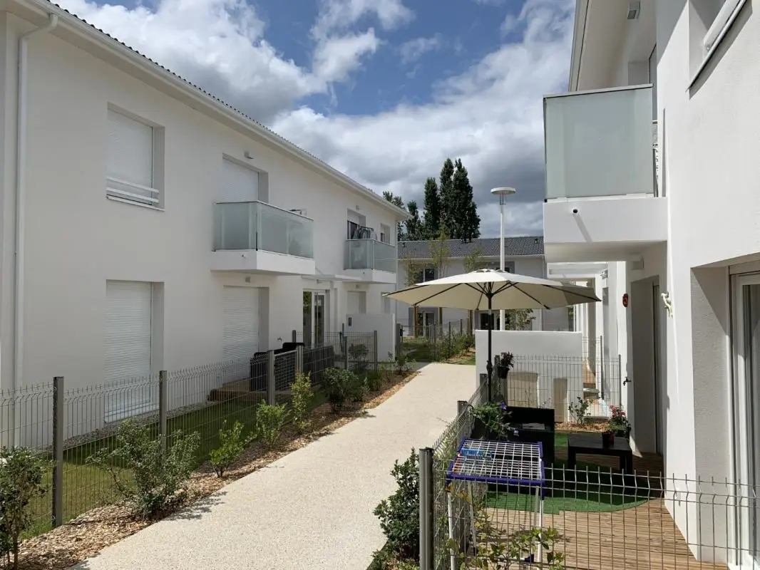Flat Avenue Jules Ferry in Ambarès-et-Lagrave
