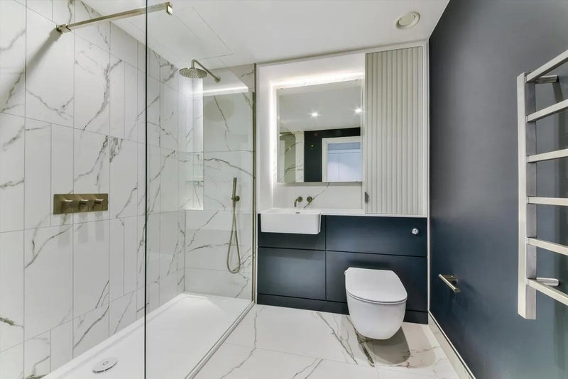 Flat Kennington Lane in Greater London