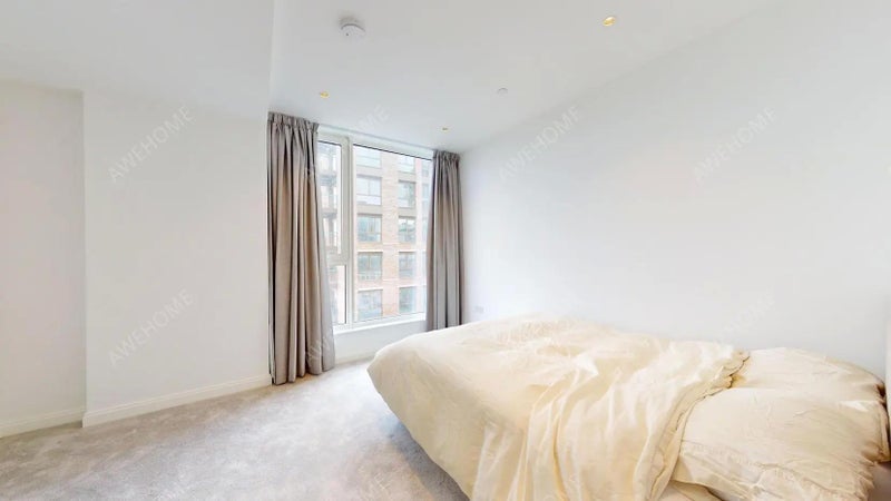 Flat Kennington Lane in Greater London
