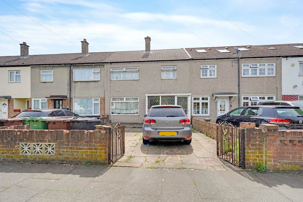House Bastable Avenue in Greater London