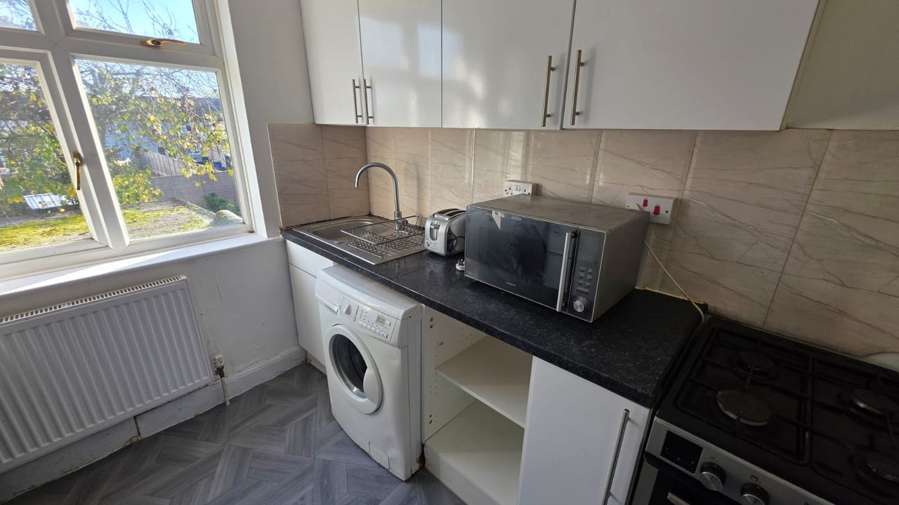 Flat Chester Close in Luton