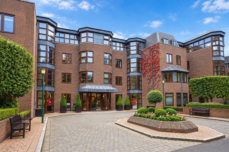 Flat Finchley Road in Greater London