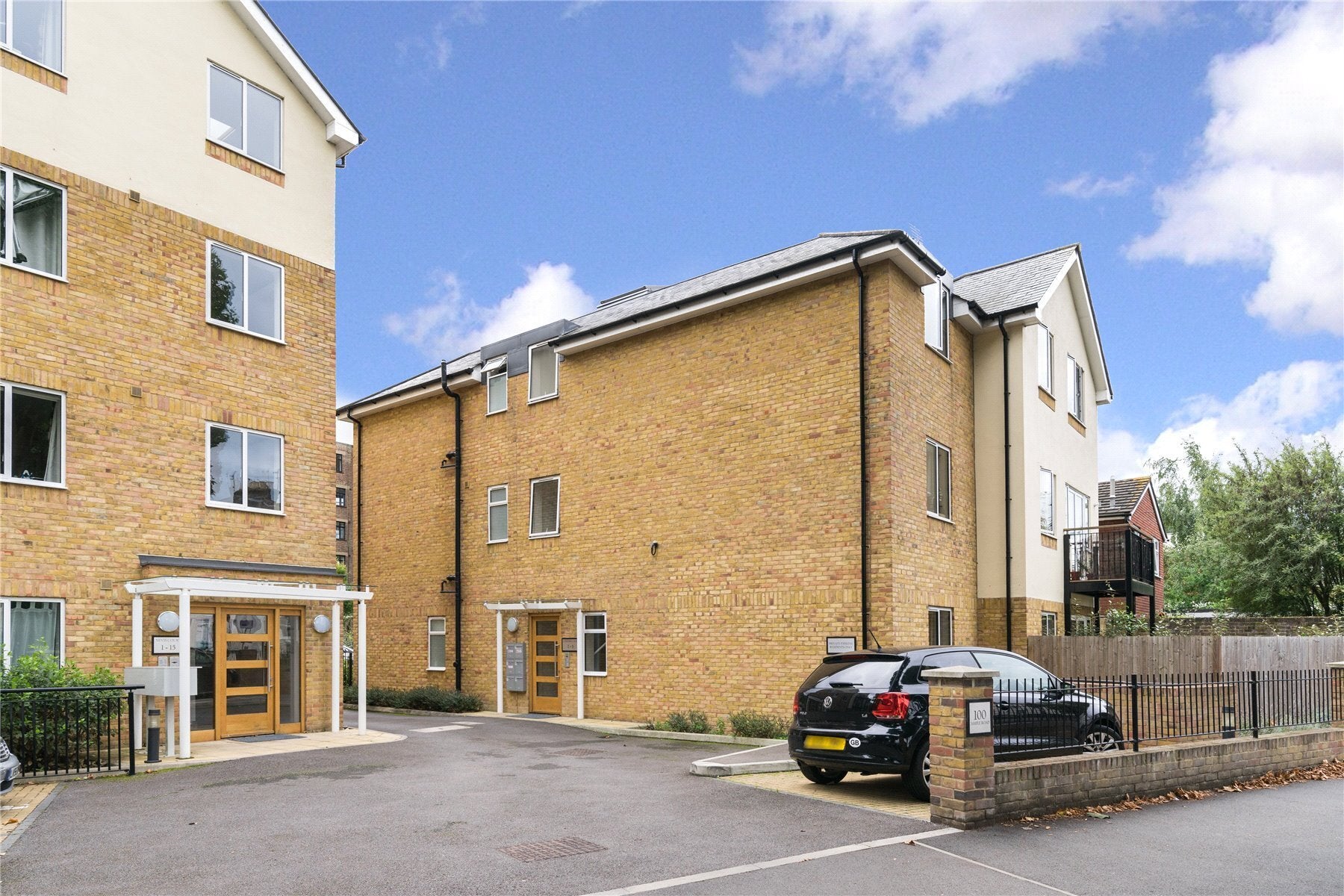 Flat St Leonard's Road in Greater London