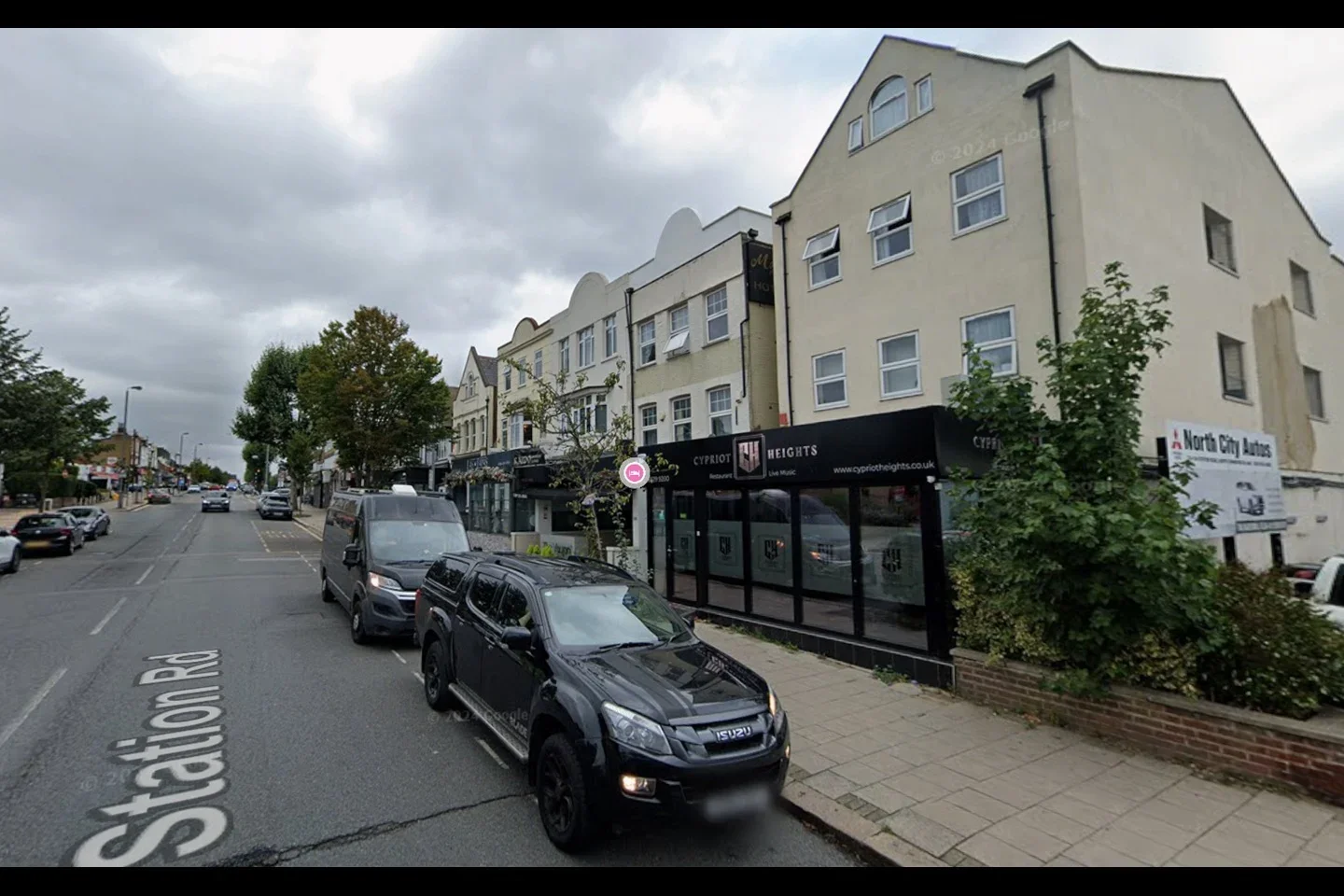 Flat Station Road in Greater London