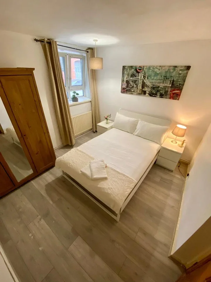 Flat Boyd Street in Greater London