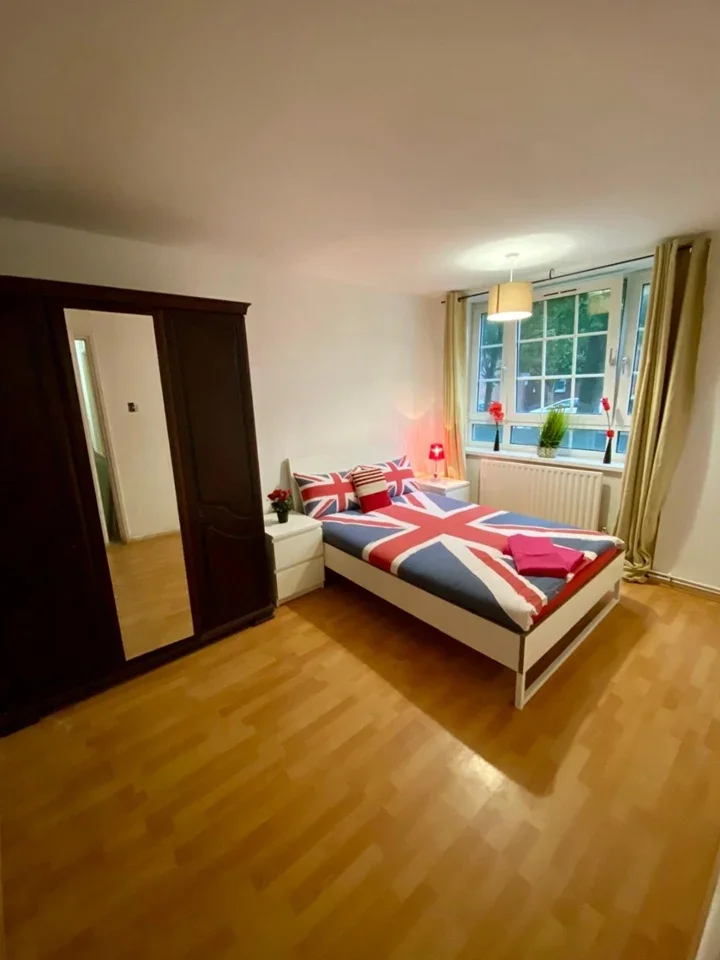 Flat Boyd Street in Greater London