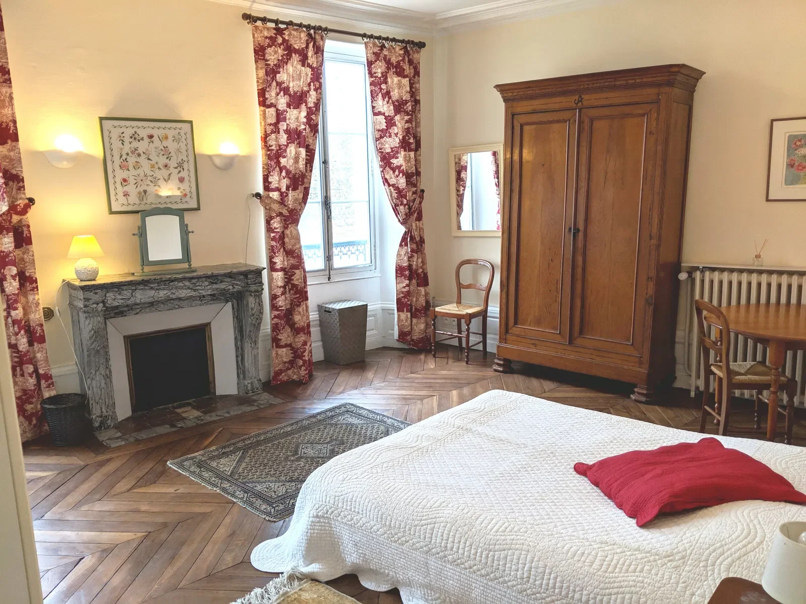 Room Rue Saint-Honoré in Fontainebleau