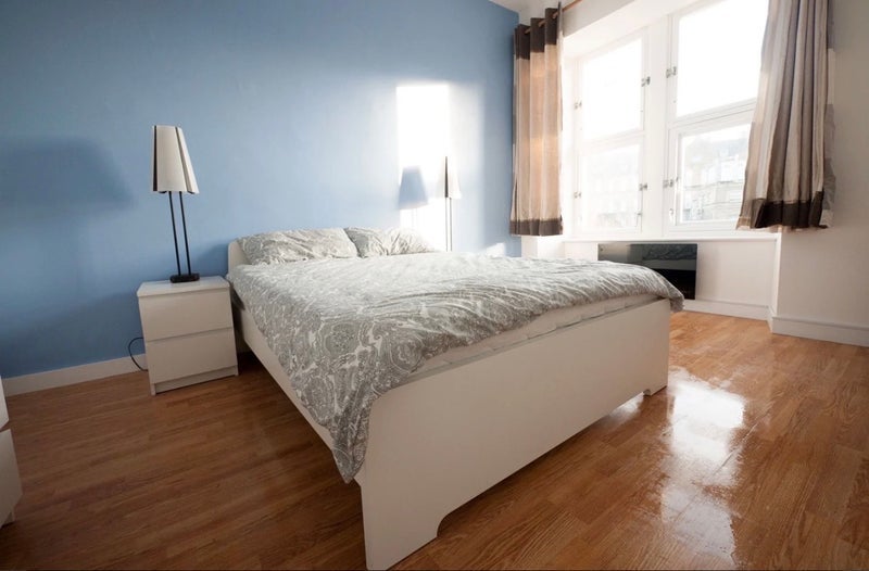 Room Byres Road in Glasgow
