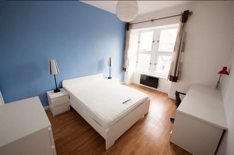 Room Byres Road in Glasgow