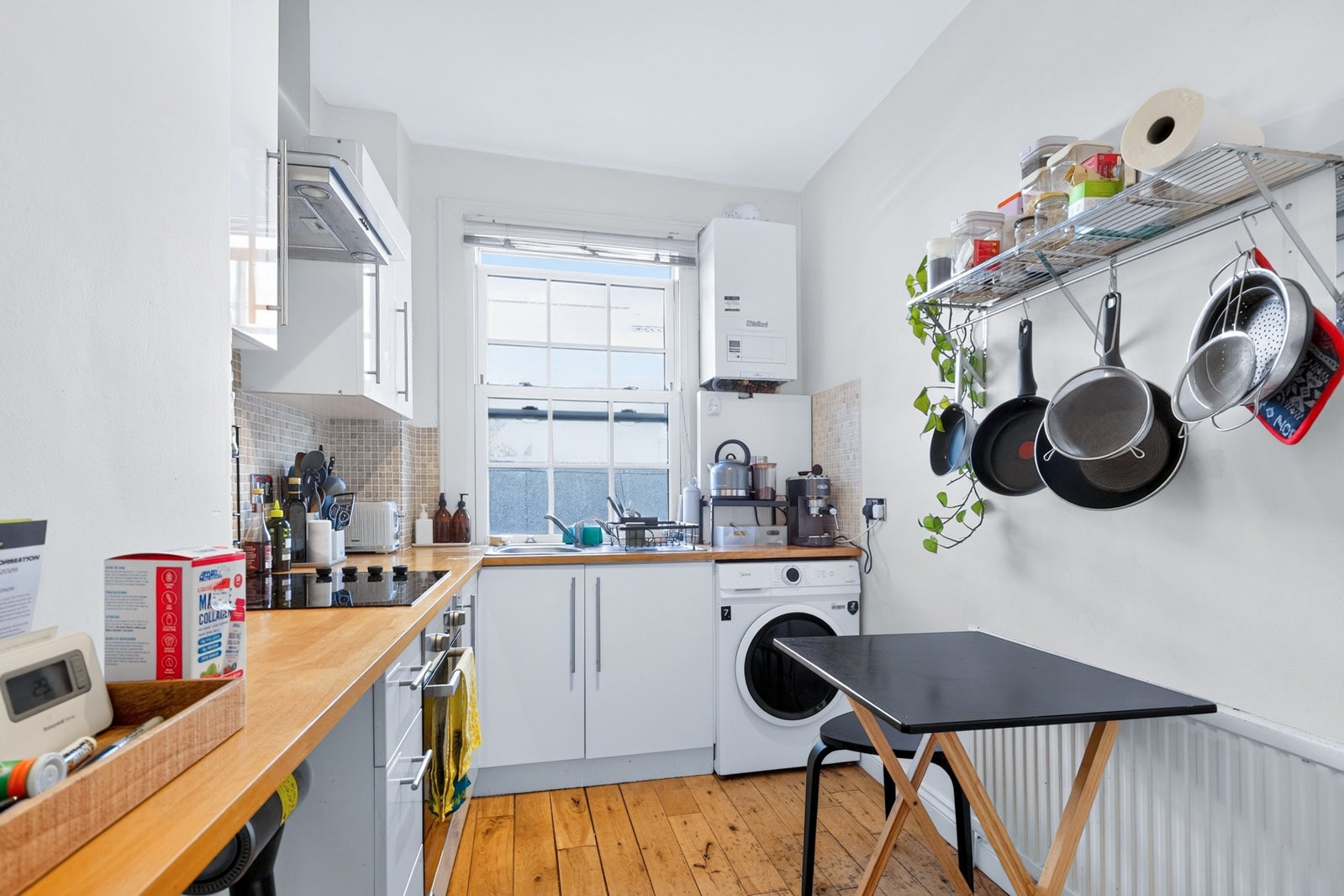 Flat Hawthorne Close in Greater London