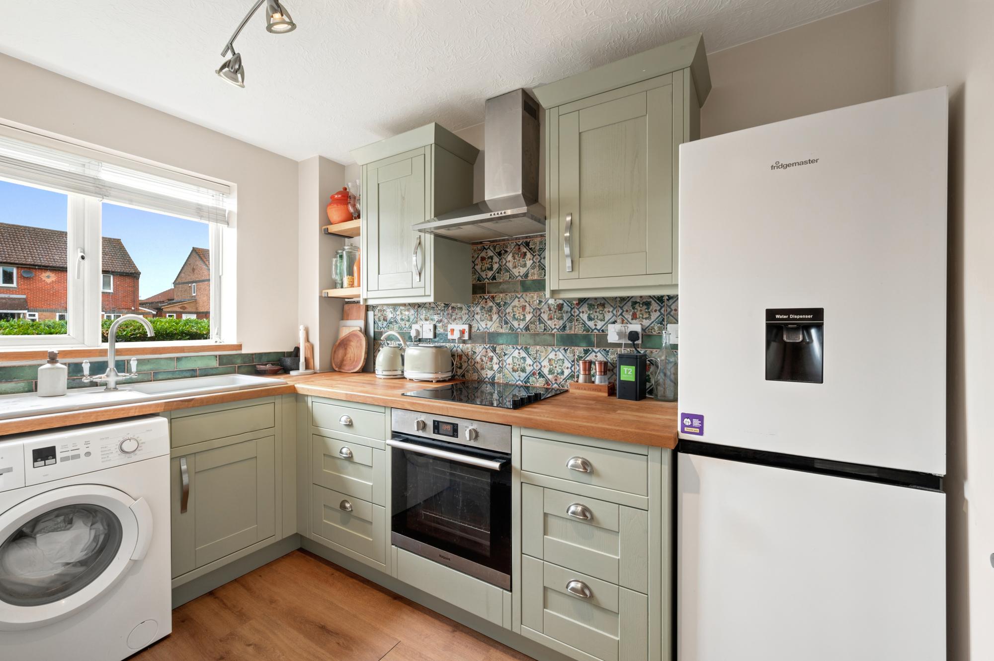 Flat Cambridge Road in Walton on Thames