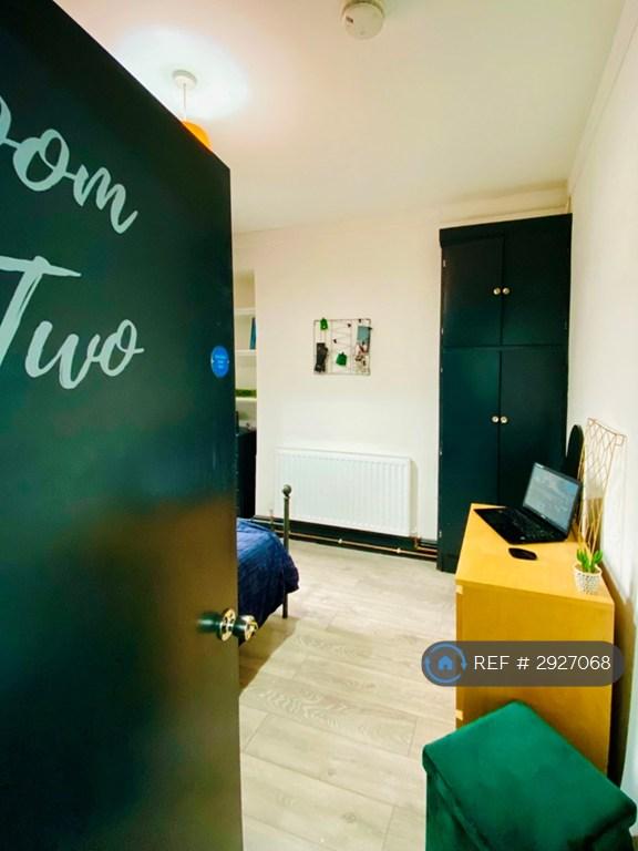 Room Norfolk Street in Swansea