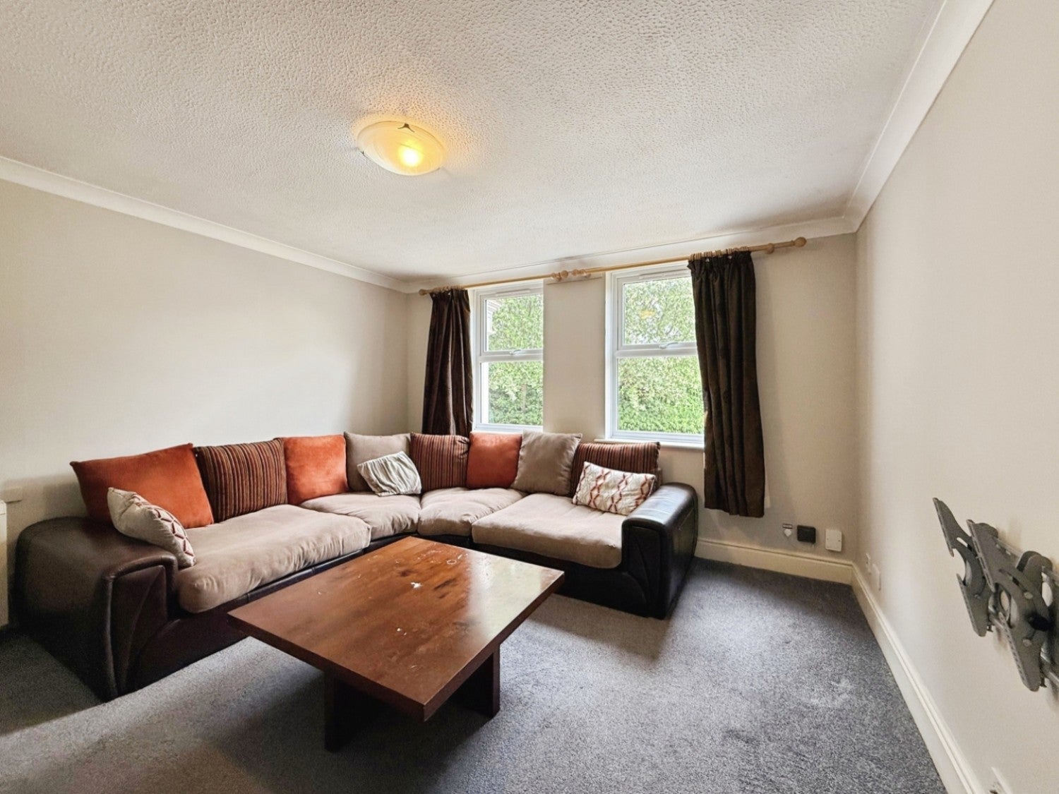 Flat Nicholas Gardens in York