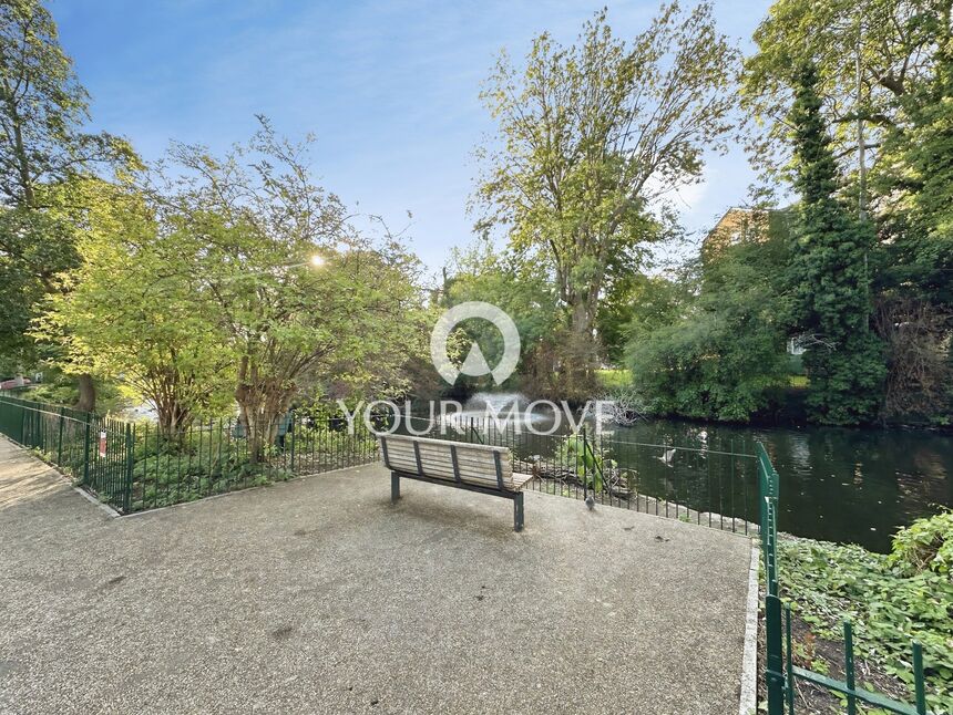 Flat Casterbridge Road in Greater London