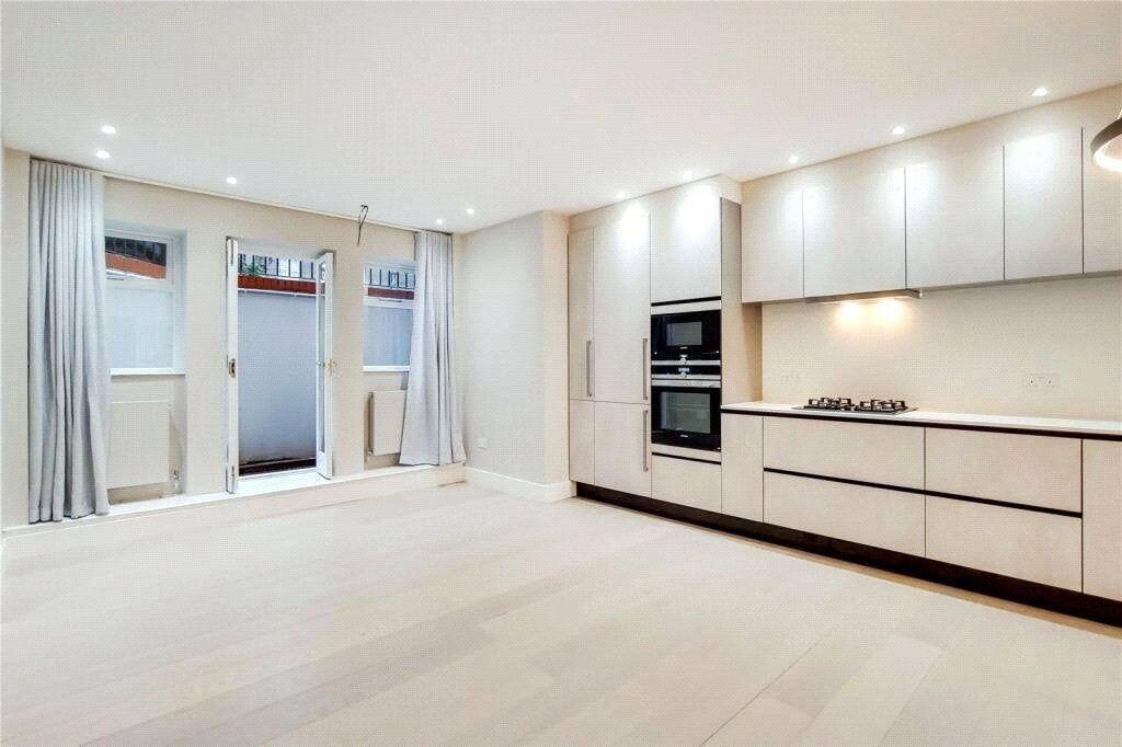 Flat Fitzjohn's Avenue in Greater London