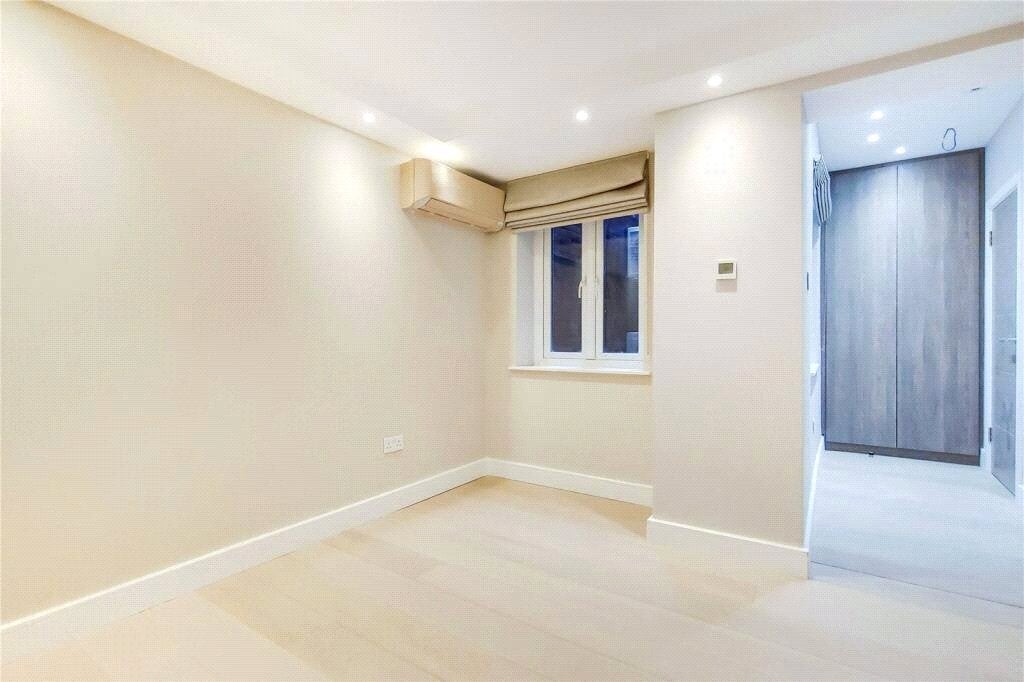 Flat Fitzjohn's Avenue in Greater London