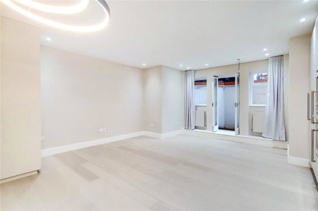 Flat Fitzjohn's Avenue in Greater London