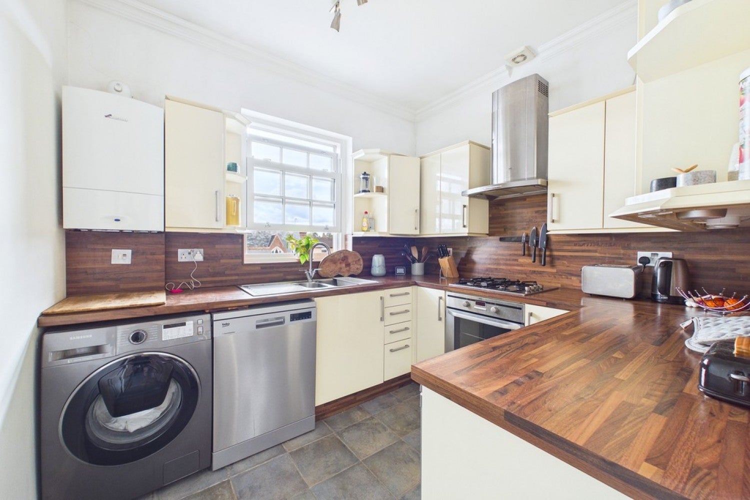 Flat New Street in Royal Leamington Spa