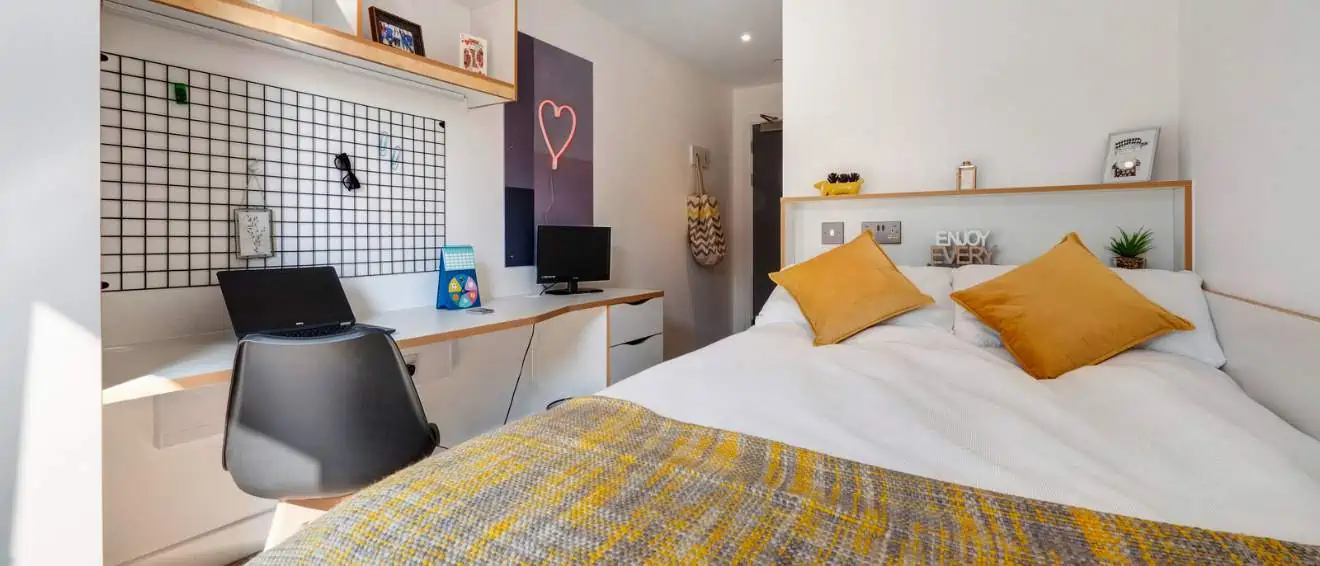 Flat Magdalen Street in Colchester