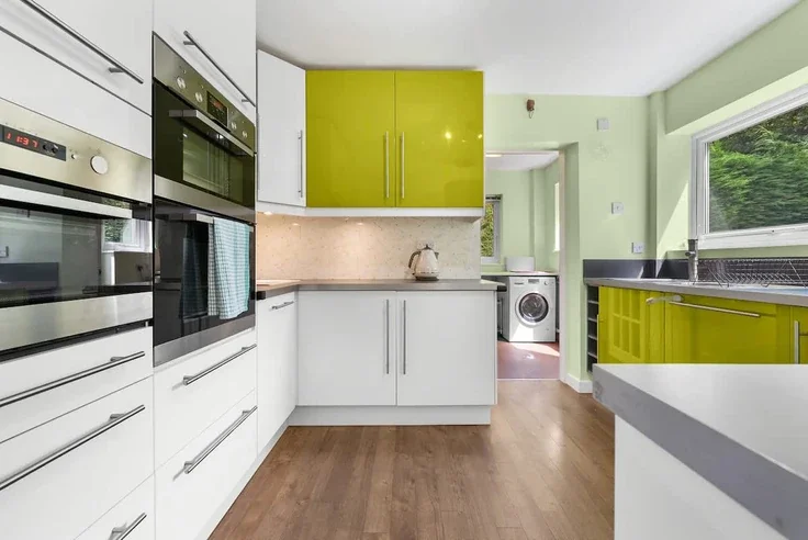 House Oakland Close in Metropolitan Borough of Solihull