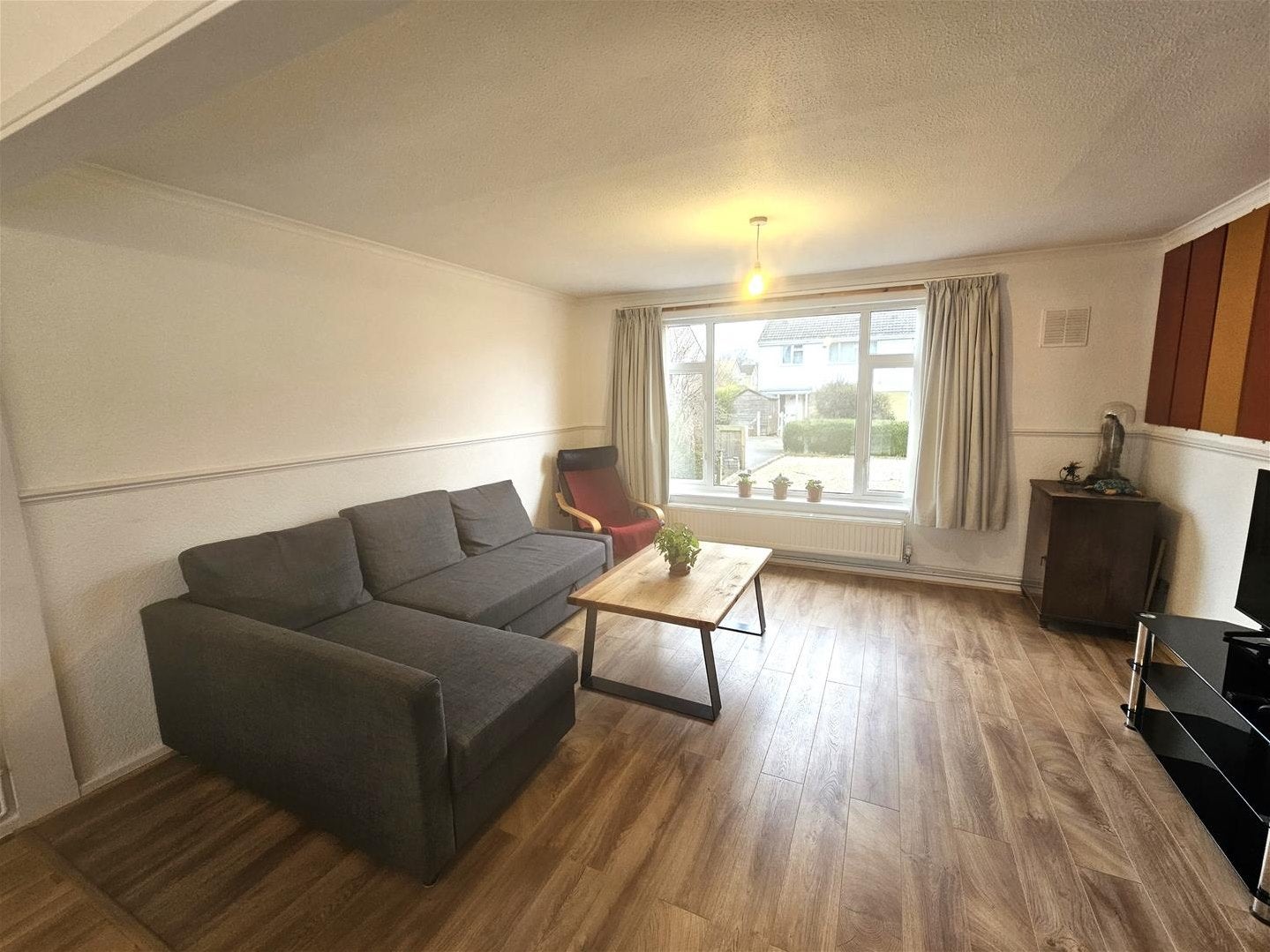 House Trenchard Avenue in Calne Without