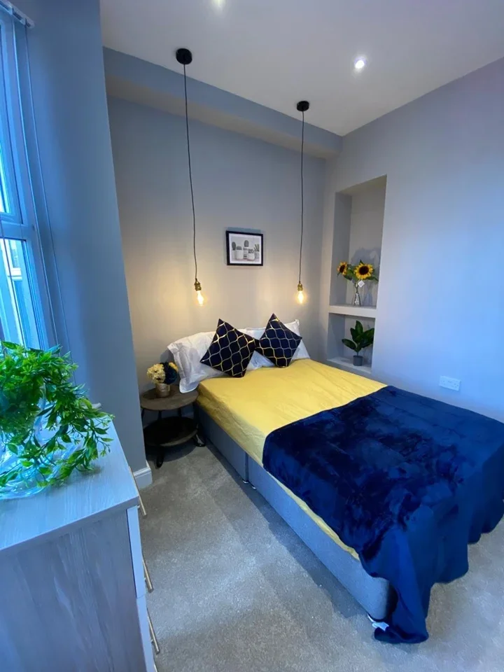 Room Cheviot Road in Slough